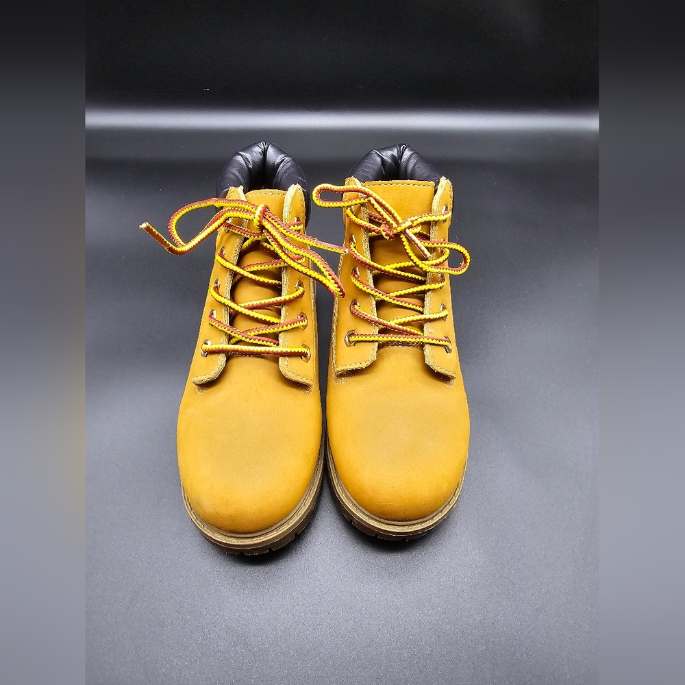 Trail Guide Boots - Picture 3 of 10